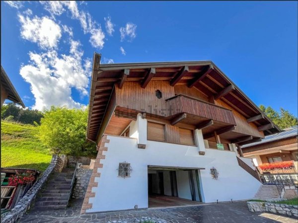 casa indipendente in vendita a Domegge di Cadore in zona Vallesella