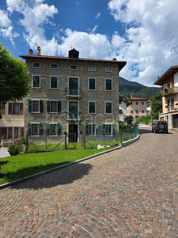 casa indipendente in vendita a Domegge di Cadore