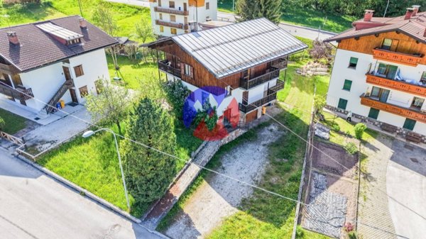 casa indipendente in vendita a Falcade in zona Villotta