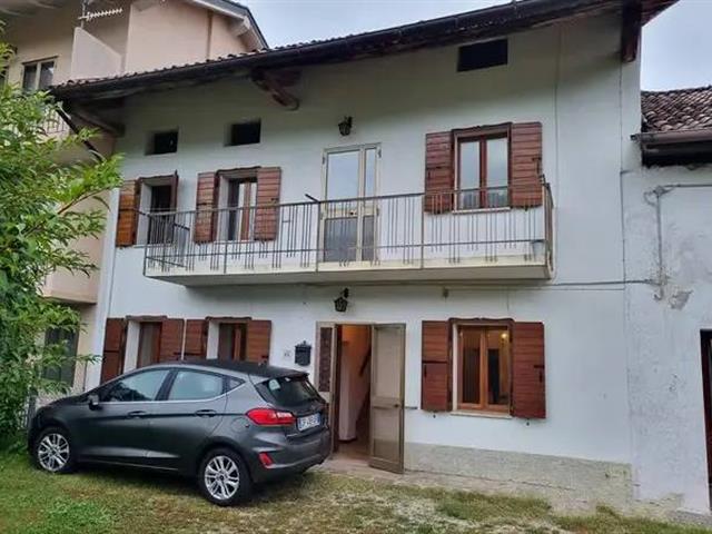 casa indipendente in vendita a Feltre in zona Zermen