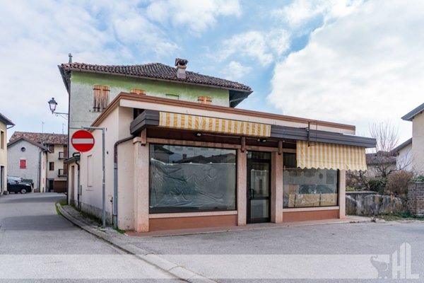 locale commerciale in vendita a Feltre