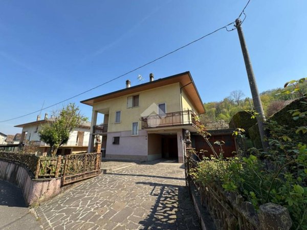casa indipendente in vendita a Feltre in zona Zermen