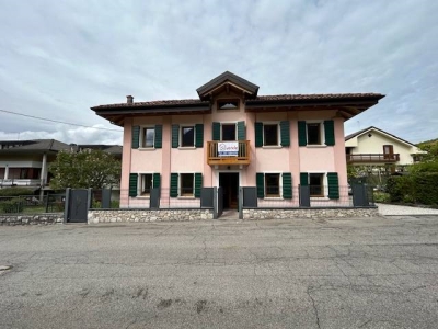casa indipendente in vendita a Feltre