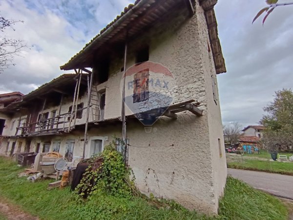 casa indipendente in vendita a Feltre in zona Celarda