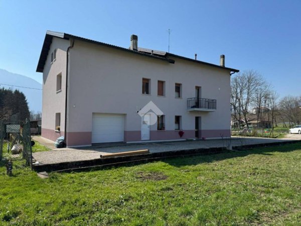 appartamento in vendita a Feltre in zona Foen