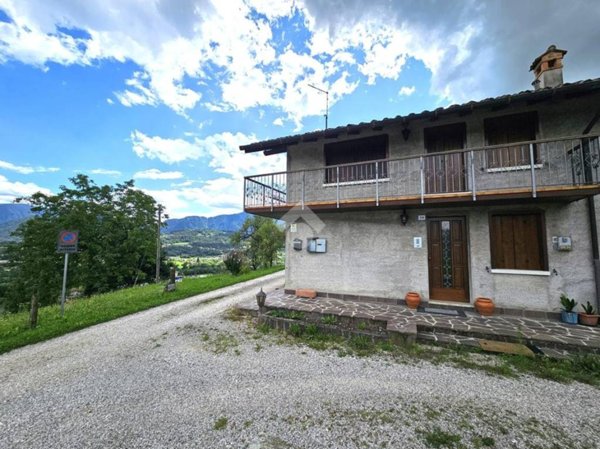 casa indipendente in vendita a Feltre in zona Cart
