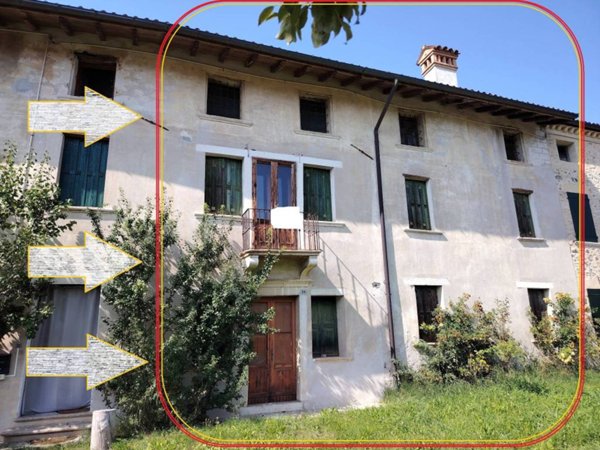 casa indipendente in vendita a Feltre in zona Vellai