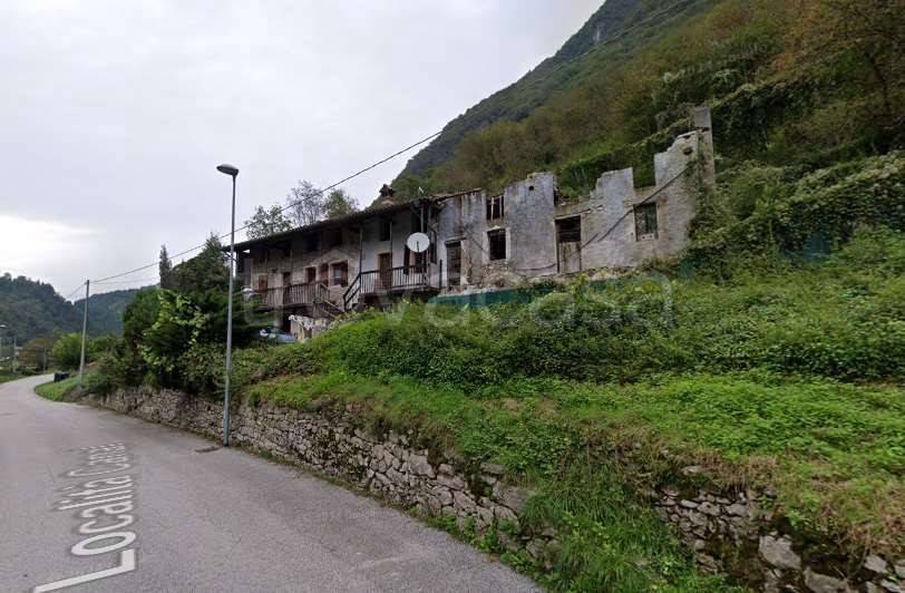 casa indipendente in vendita a Feltre in zona Canal