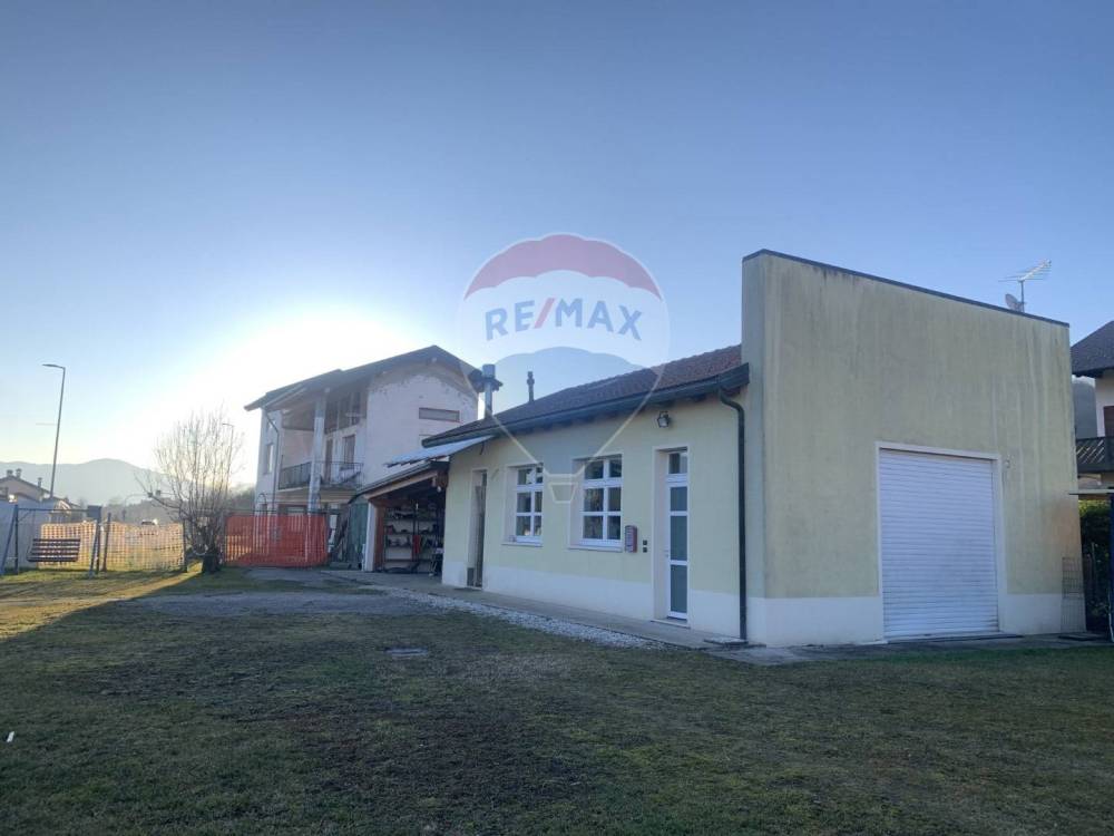 casa indipendente in vendita a Feltre in zona Villabruna