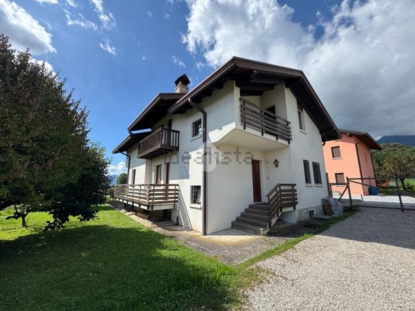 appartamento in vendita a Feltre in zona Villabruna