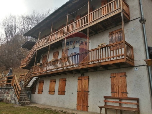 appartamento in vendita a Feltre in zona Lasen