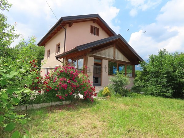 casa indipendente in vendita a Feltre