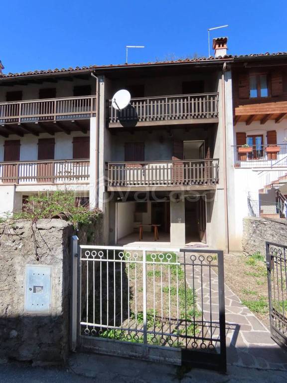 casa indipendente in vendita a Feltre in zona Villapaiera