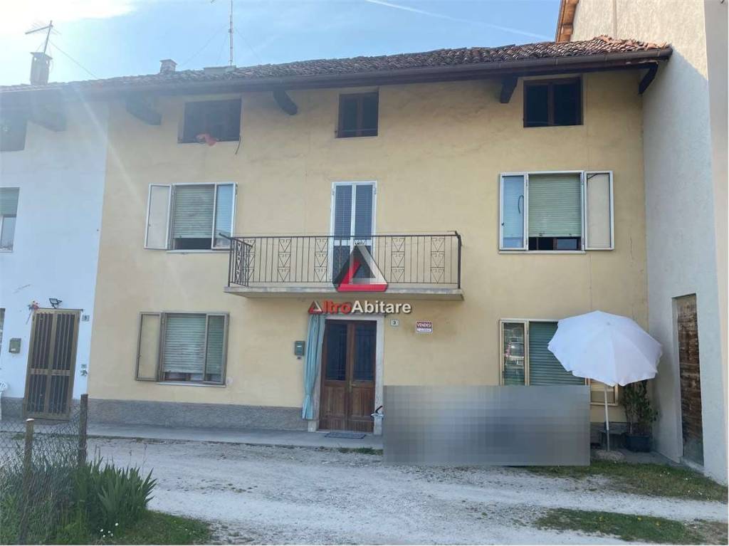 casa indipendente in vendita a Feltre in zona Foen
