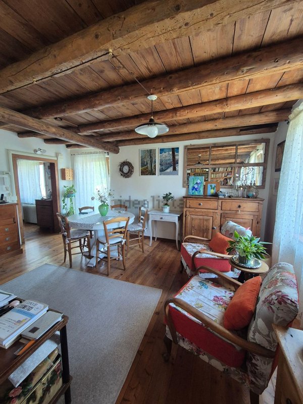 casa indipendente in vendita a Feltre in zona Vellai