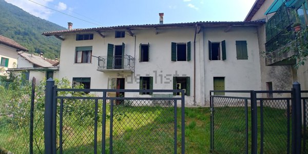 casa indipendente in vendita a Feltre in zona Arson