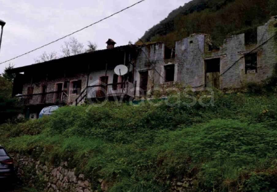 casa indipendente in vendita a Feltre in zona Canal