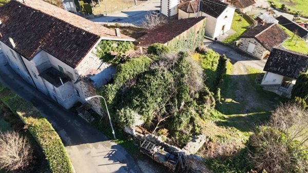 casa indipendente in vendita a Feltre in zona Lasen