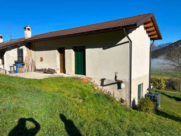 casa indipendente in vendita a Feltre in zona Villaga