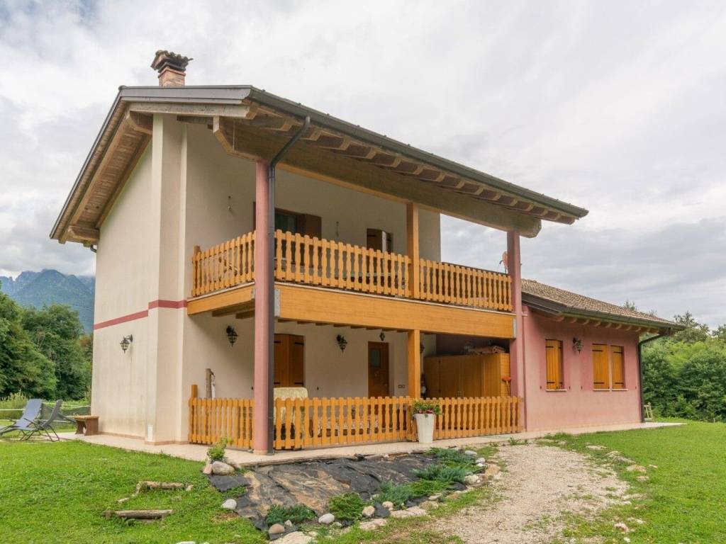 casa indipendente in vendita a Feltre