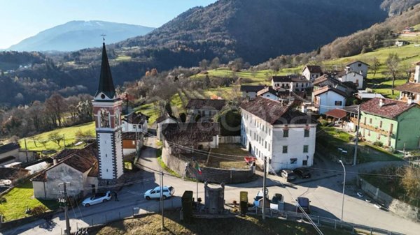 appartamento in vendita a Feltre in zona Lasen