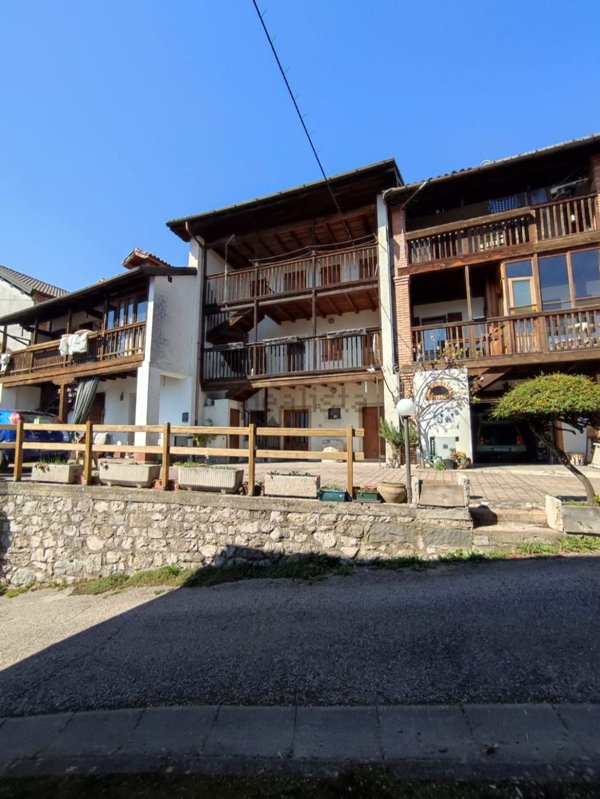 pentavano in vendita a Feltre in zona Lamen