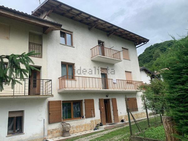 casa indipendente in vendita a Feltre in zona Villapaiera
