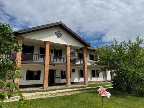 appartamento in vendita a Feltre in zona Vellai