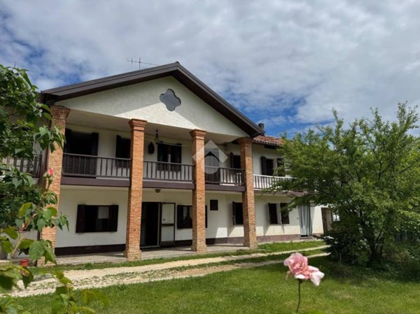 appartamento in vendita a Feltre in zona Vellai