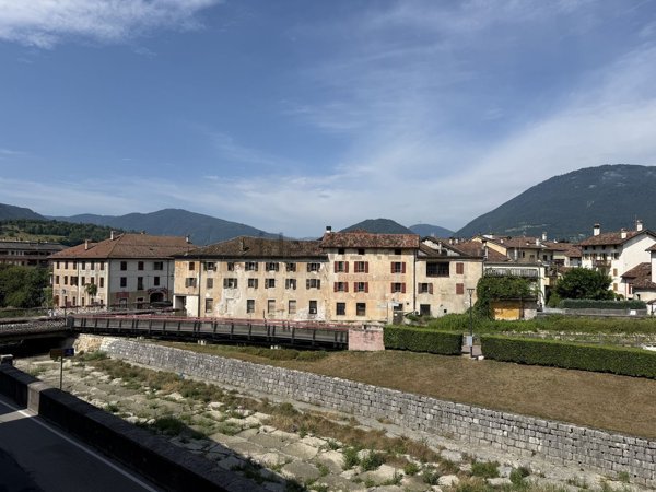 locale commerciale in vendita a Feltre