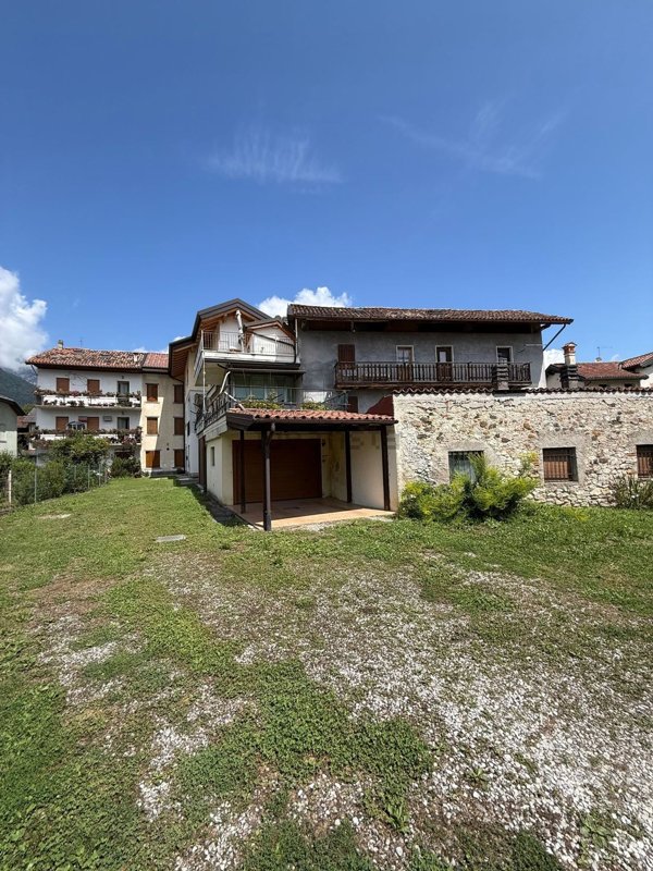 appartamento in vendita a Feltre in zona Vignui