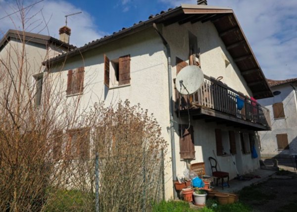 casa indipendente in vendita a Feltre in zona Pont