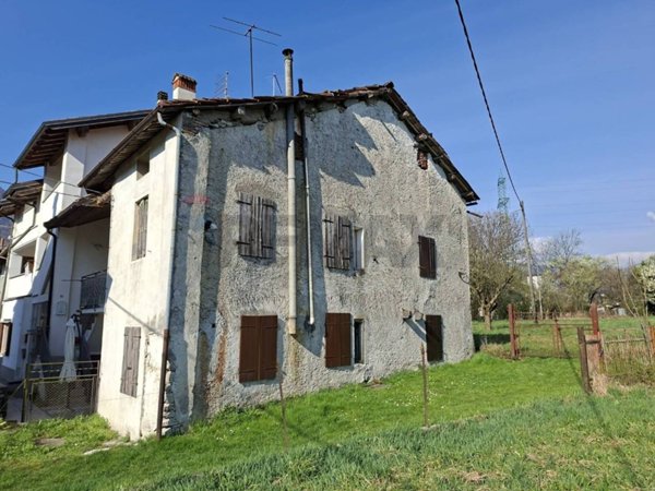 casa indipendente in vendita a Feltre in zona Anzù