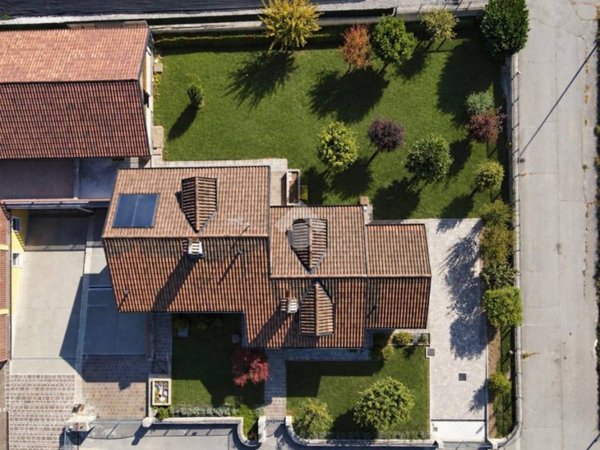 casa indipendente in vendita a Feltre in zona Zermen