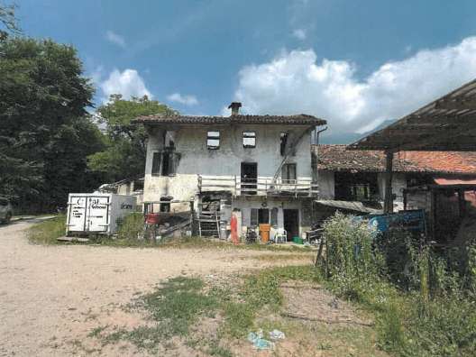 casa indipendente in vendita a Feltre in zona Villabruna