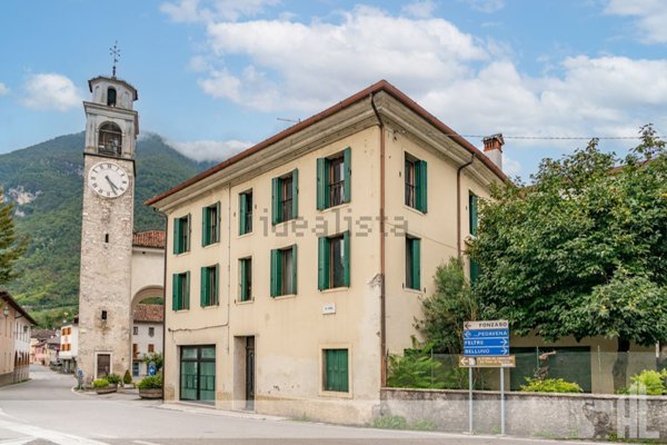 casa indipendente in vendita a Fonzaso in zona Arten