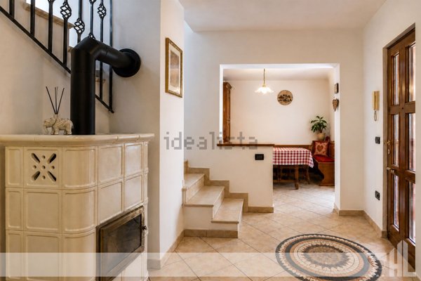 casa indipendente in vendita a Fonzaso in zona Arten