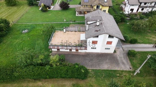 casa indipendente in vendita a Fonzaso in zona Arten
