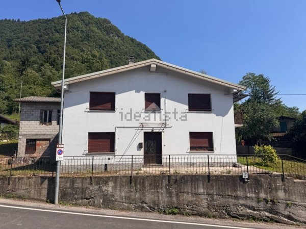 casa indipendente in vendita a Fonzaso in zona Arten