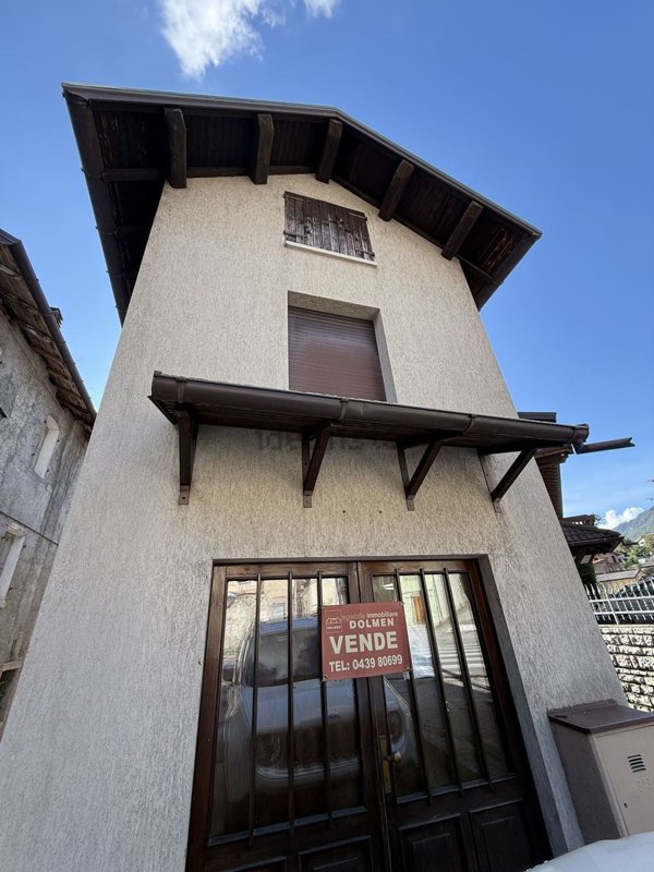 casa indipendente in vendita a Fonzaso in zona Arten