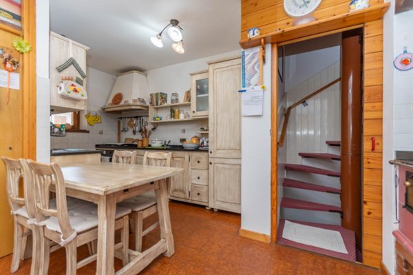 appartamento in vendita a Canale d'Agordo in zona Garés