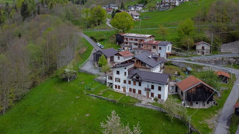 casa indipendente in vendita a Gosaldo in zona Sarasin