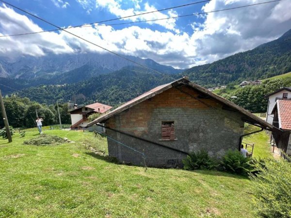 casa indipendente in vendita a Gosaldo in zona Sarasin