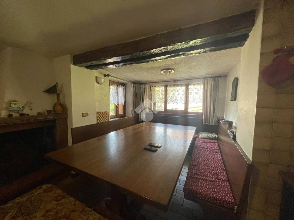 casa indipendente in vendita a Gosaldo in zona Le Feste