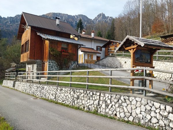 casa indipendente in vendita a Gosaldo