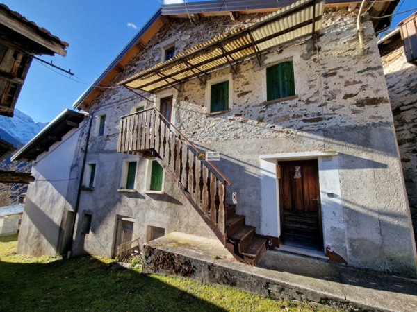 casa indipendente in vendita a Gosaldo in zona Ren