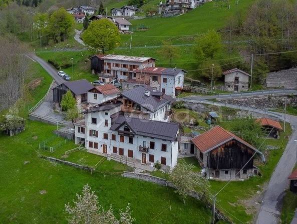 casa indipendente in vendita a Gosaldo in zona Sarasin