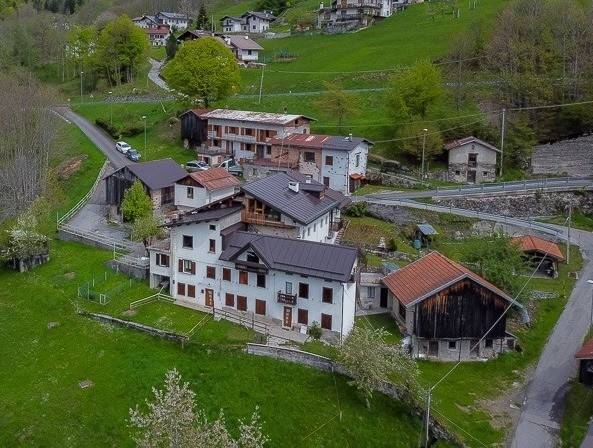 casa indipendente in vendita a Gosaldo in zona Sarasin