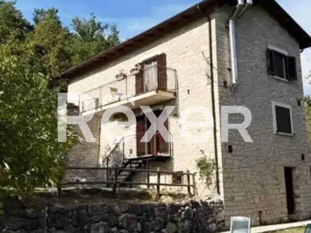 esavano in vendita a Gosaldo in zona Forcella Aurine