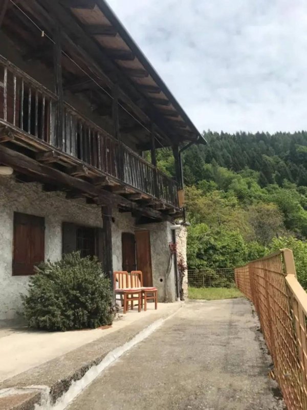 quadrivano in vendita a Lamon